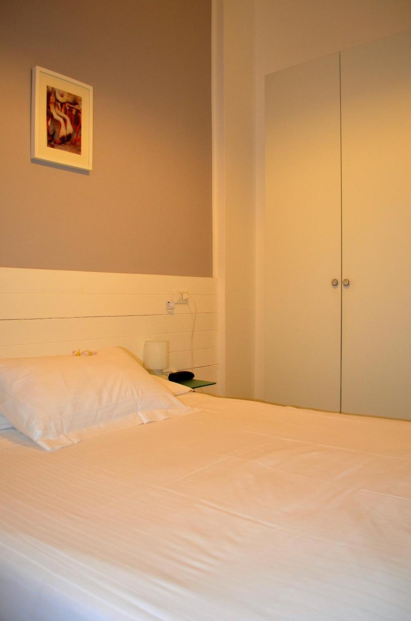 Hotel Spot Варацце Номер фото