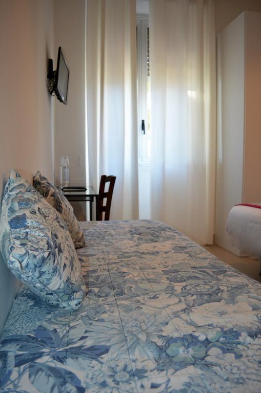 Hotel Spot Варацце Номер фото