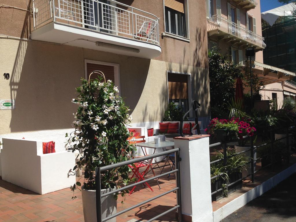 Hotel Spot Варацце Экстерьер фото
