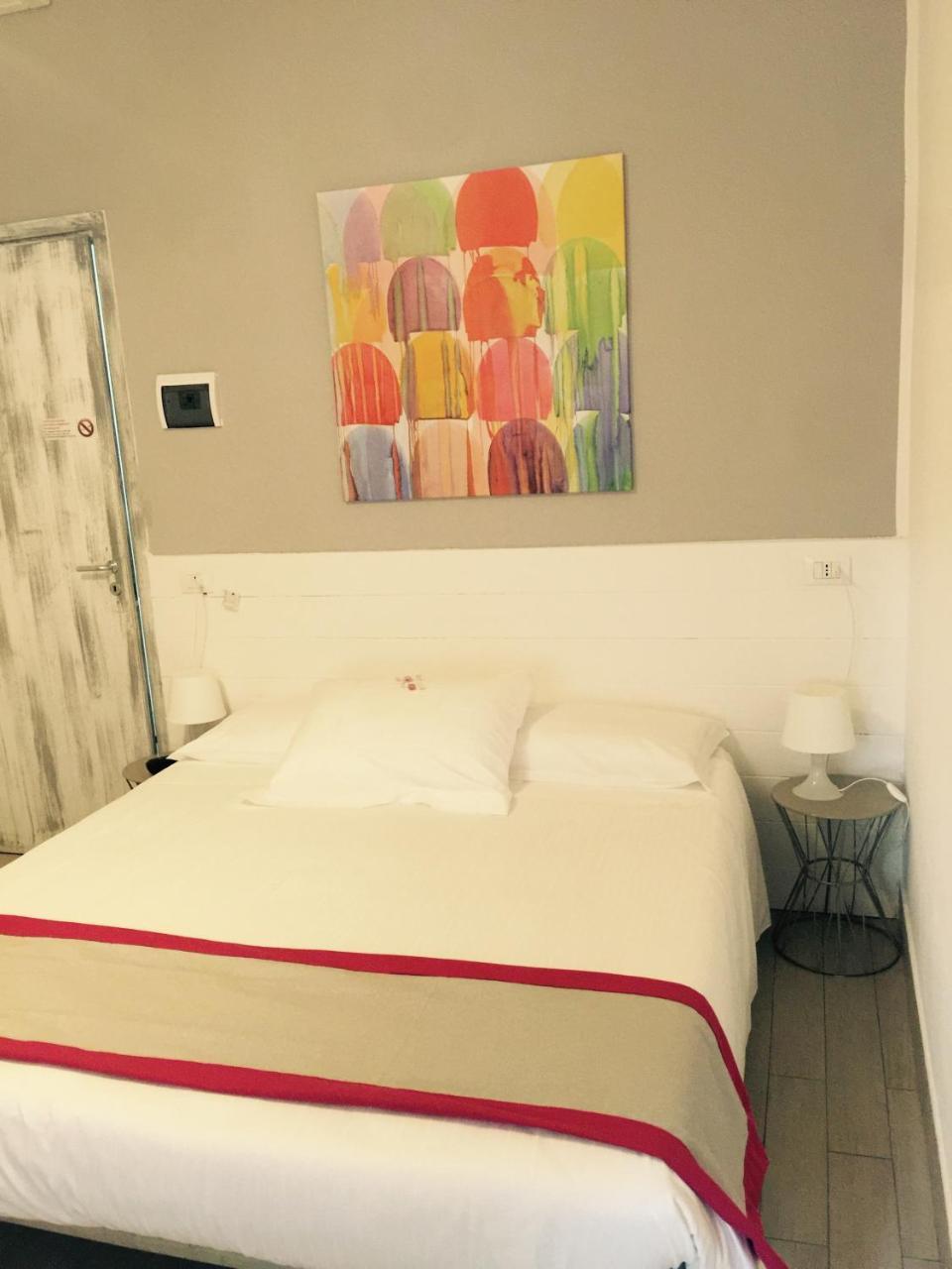 Hotel Spot Варацце Экстерьер фото
