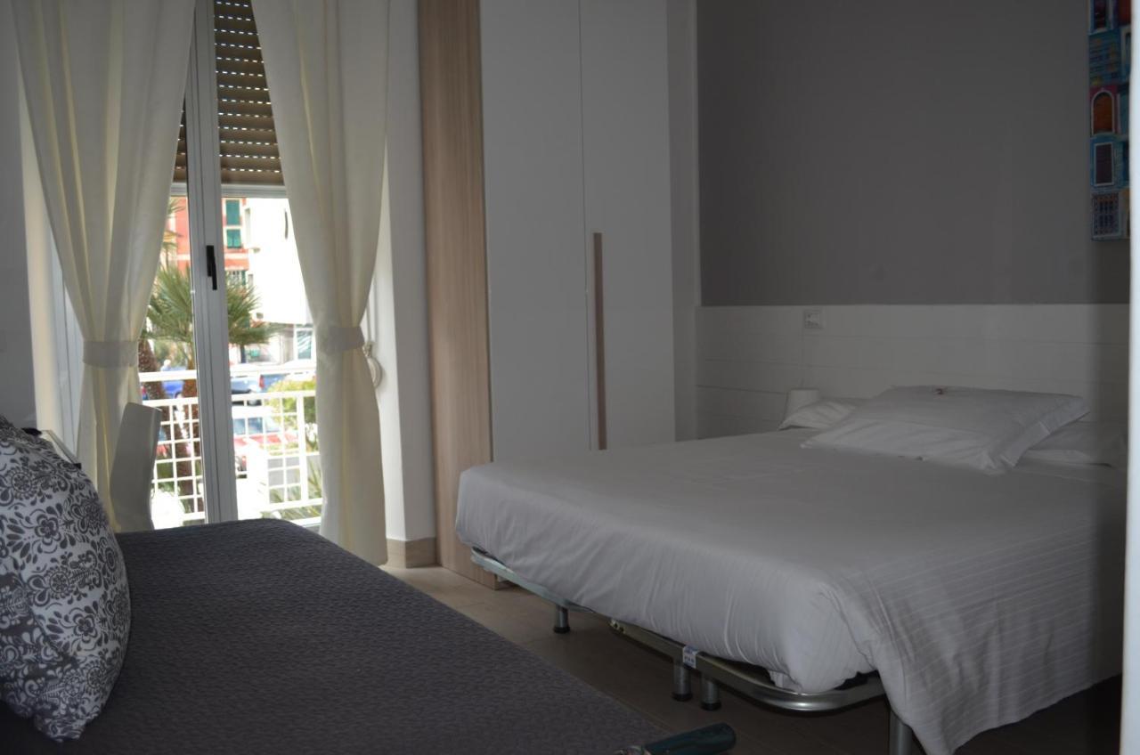 Hotel Spot Варацце Экстерьер фото