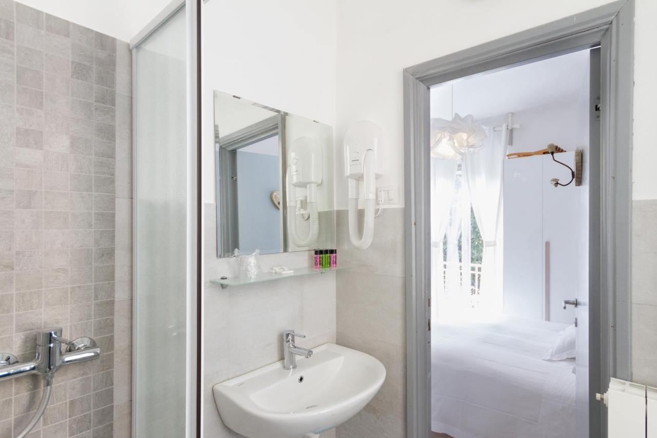 Hotel Spot Варацце Экстерьер фото