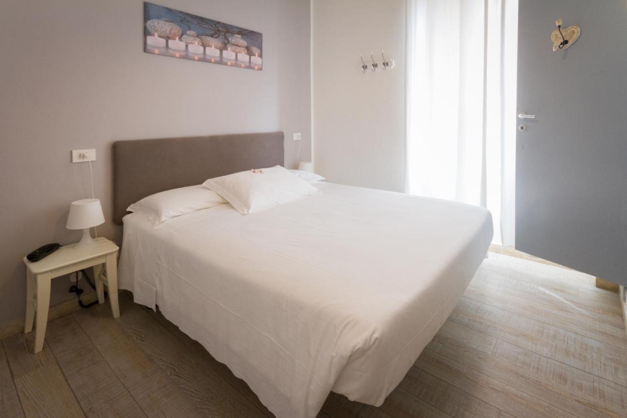 Hotel Spot Варацце Экстерьер фото